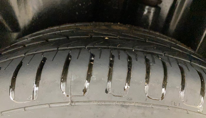 2016 Skoda Rapid AMBITION 1.5 TDI AT, Diesel, Automatic, 84,165 km, Left Rear Tyre Tread