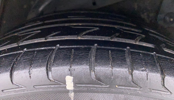2012 Hyundai Verna FLUIDIC 1.6 EX CRDI, Diesel, Manual, 1,00,244 km, Left Rear Tyre Tread