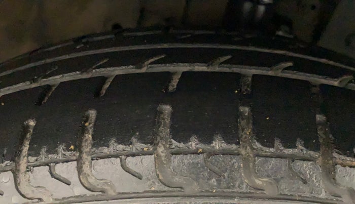 2013 Honda Amaze 1.5L I-DTEC S, Diesel, Manual, 40,880 km, Right Front Tyre Tread