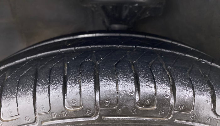 2013 Hyundai Santro Xing GL PLUS, Petrol, Manual, 26,800 km, Left Front Tyre Tread