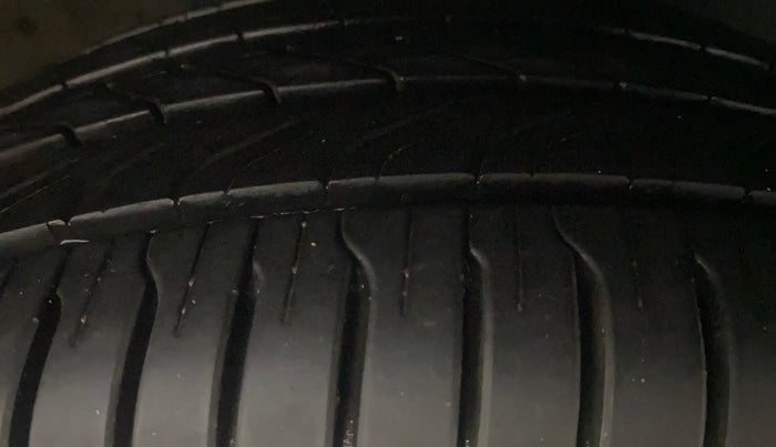 2020 KIA SONET GTX PLUS 1.5 AT, Diesel, Automatic, 56,974 km, Right Front Tyre Tread