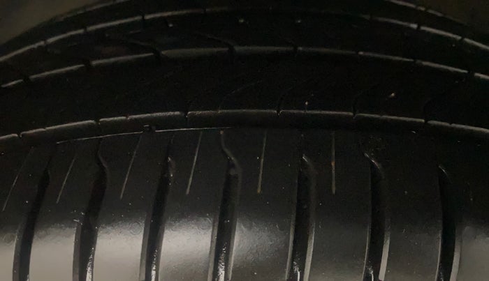 2020 KIA SONET GTX PLUS 1.5 AT, Diesel, Automatic, 56,974 km, Left Front Tyre Tread