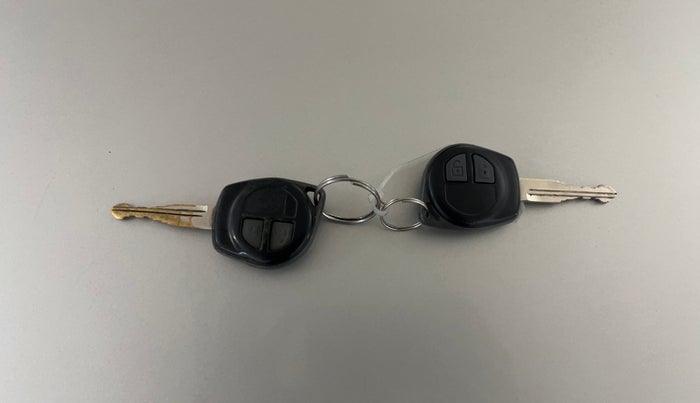 2015 Maruti Swift Dzire VXI, Petrol, Manual, 66,613 km, Key Close Up