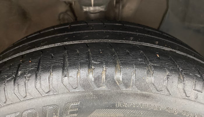 2014 Hyundai Elite i20 ASTA 1.2, Petrol, Manual, 93,873 km, Right Front Tyre Tread