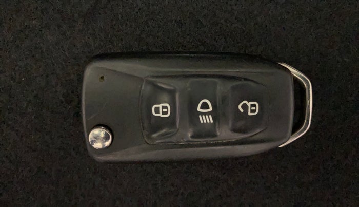 2022 Tata PUNCH ADVENTURE MT, Petrol, Manual, 31,956 km, Key Close Up