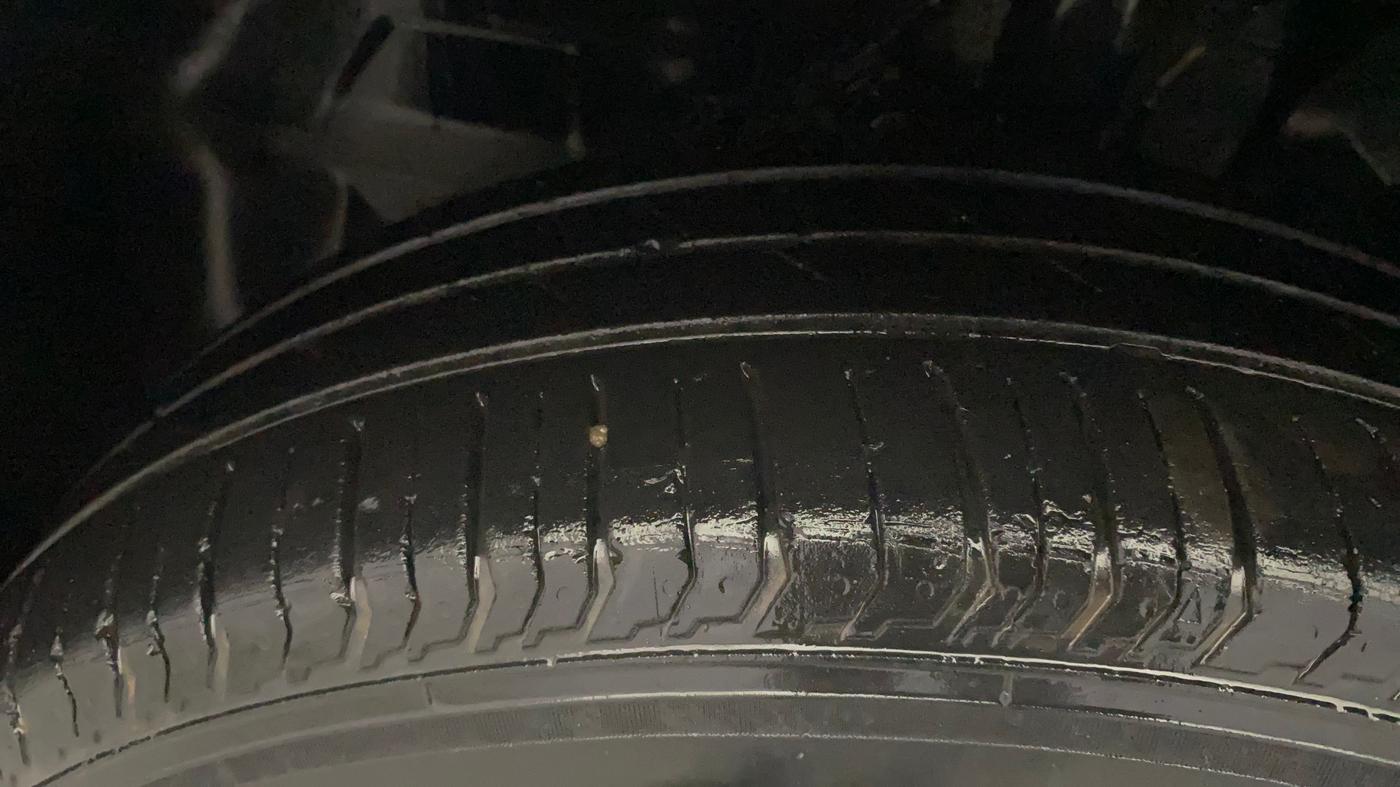2022 Tata PUNCH ADVENTURE MT, Petrol, Manual, 31,956 km, Left Front Tyre Tread