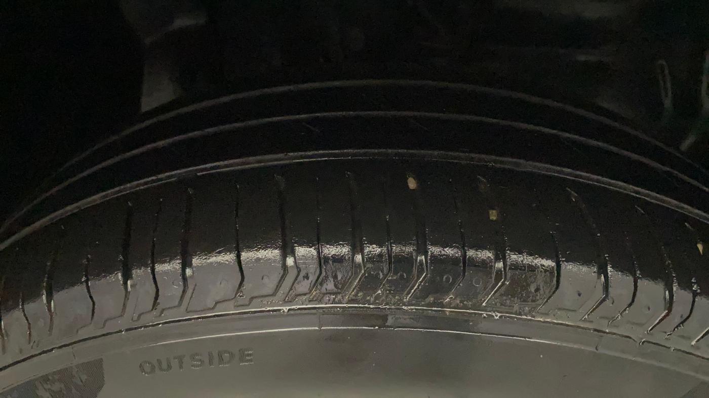2022 Tata PUNCH ADVENTURE MT, Petrol, Manual, 31,956 km, Right Front Tyre Tread