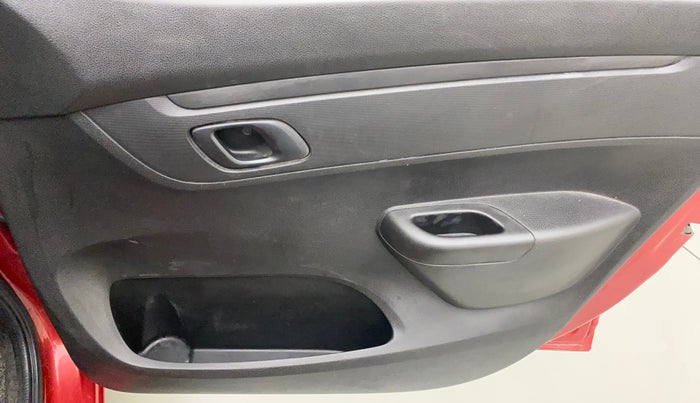 2018 Renault Kwid RXT 1.0 AMT (O), Petrol, Automatic, 1,00,669 km, Driver Side Door Panels Control