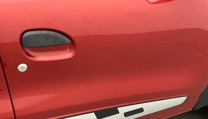 2018 Renault Kwid RXT 1.0 AMT (O), Petrol, Automatic, 1,00,669 km, Driver-side door - Slightly dented