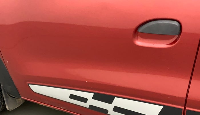 2018 Renault Kwid RXT 1.0 AMT (O), Petrol, Automatic, 1,00,669 km, Front passenger door - Slightly dented