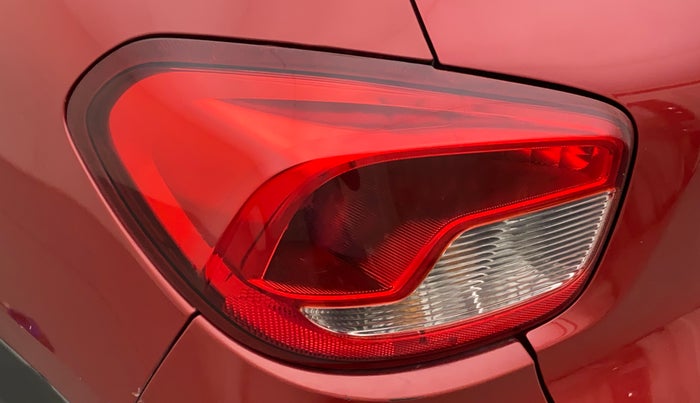 2018 Renault Kwid RXT 1.0 AMT (O), Petrol, Automatic, 1,00,669 km, Left tail light - Minor scratches
