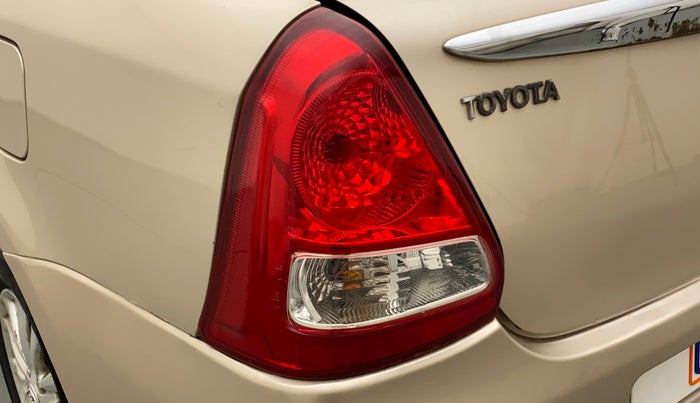 2011 Toyota Etios V, Petrol, Manual, 68,751 km, Left tail light - Minor scratches