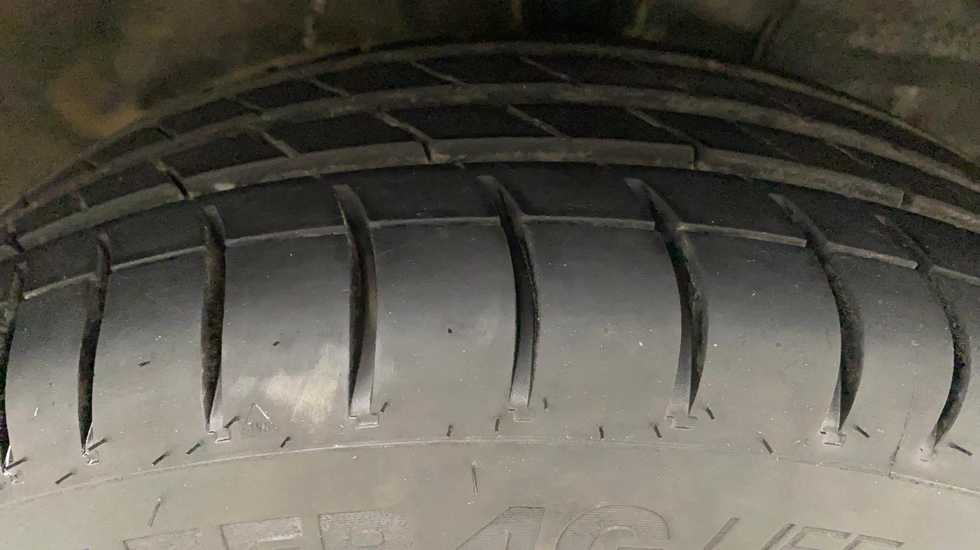 2011 Toyota Etios V, Petrol, Manual, 68,751 km, Right Front Tyre Tread