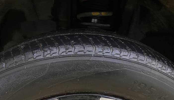 2021 Nissan MAGNITE XV MT, Petrol, Manual, 43,034 km, Left Front Tyre Tread