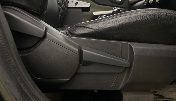 2021 Nissan MAGNITE XV MT, Petrol, Manual, 43,034 km, Driver Side Adjustment Panel
