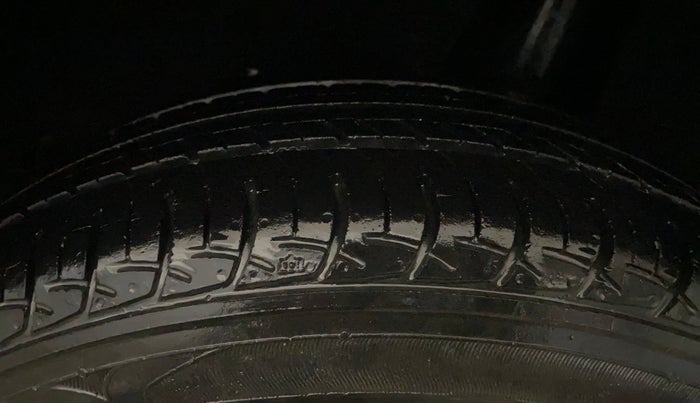 2017 Maruti Baleno DELTA PETROL 1.2, Petrol, Manual, 19,919 km, Left Rear Tyre Tread