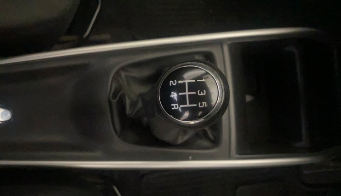 2017 Maruti Baleno DELTA PETROL 1.2, Petrol, Manual, 19,919 km, Gear Lever