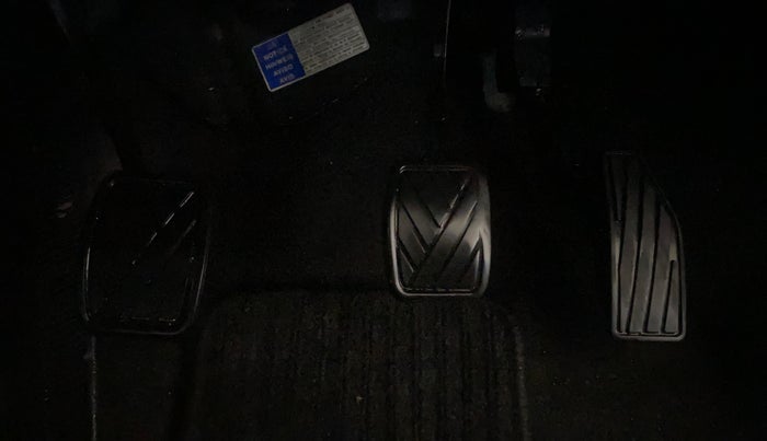 2017 Maruti Baleno DELTA PETROL 1.2, Petrol, Manual, 19,919 km, Pedals