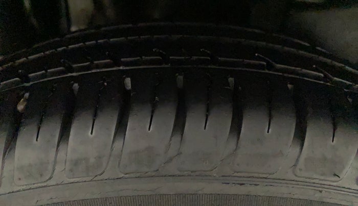 2018 Maruti Swift VXI AMT, Petrol, Automatic, 13,881 km, Right Rear Tyre Tread