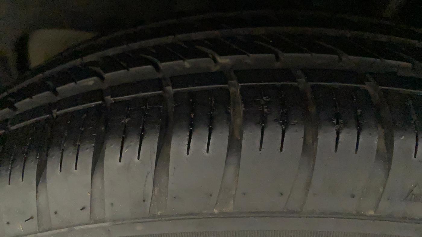 2018 Maruti Swift VXI AMT, Petrol, Automatic, 13,881 km, Left Rear Tyre Tread