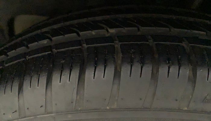 2018 Maruti Swift VXI AMT, Petrol, Automatic, 13,881 km, Left Rear Tyre Tread
