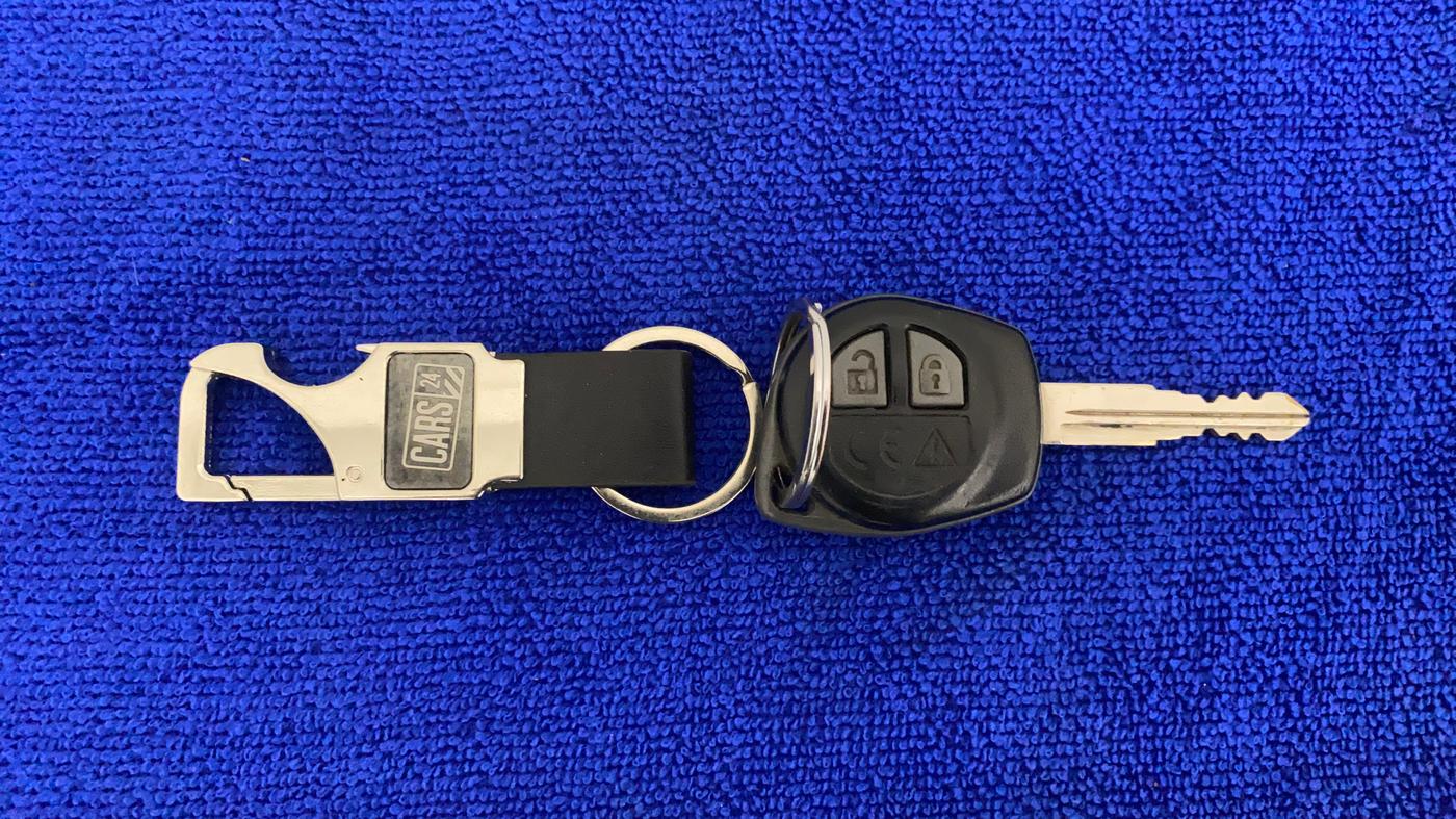 2018 Maruti Swift VXI AMT, Petrol, Automatic, 13,881 km, Key Close Up