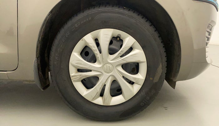 2018 Maruti Swift VXI AMT, Petrol, Automatic, 13,881 km, Right Front Wheel