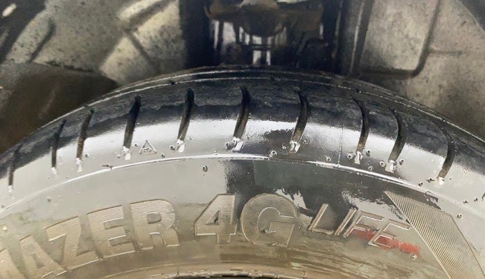 2017 Renault Kwid RXT 1.0, Petrol, Manual, 94,924 km, Right Front Tyre Tread