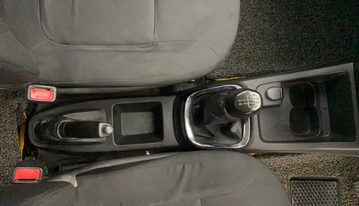 2017 Renault Kwid RXT 1.0, Petrol, Manual, 94,924 km, Gear Lever