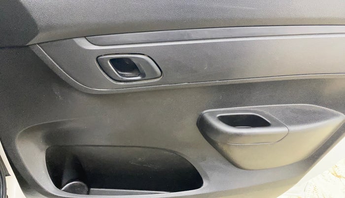 2017 Renault Kwid RXT 1.0, Petrol, Manual, 94,924 km, Driver Side Door Panels Control