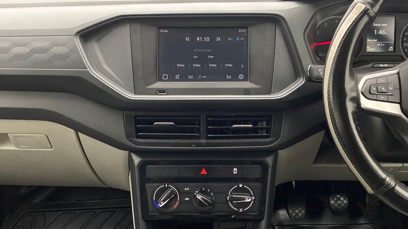 2021 Volkswagen TAIGUN COMFORTLINE  1.0 TSI MT, Petrol, Manual, 38,846 km, Air Conditioner