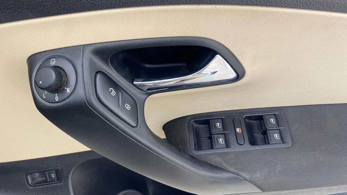 2021 Skoda Rapid AMBITION AT TSI, Petrol, Automatic, 32,070 km, Driver Side Door Panels Control
