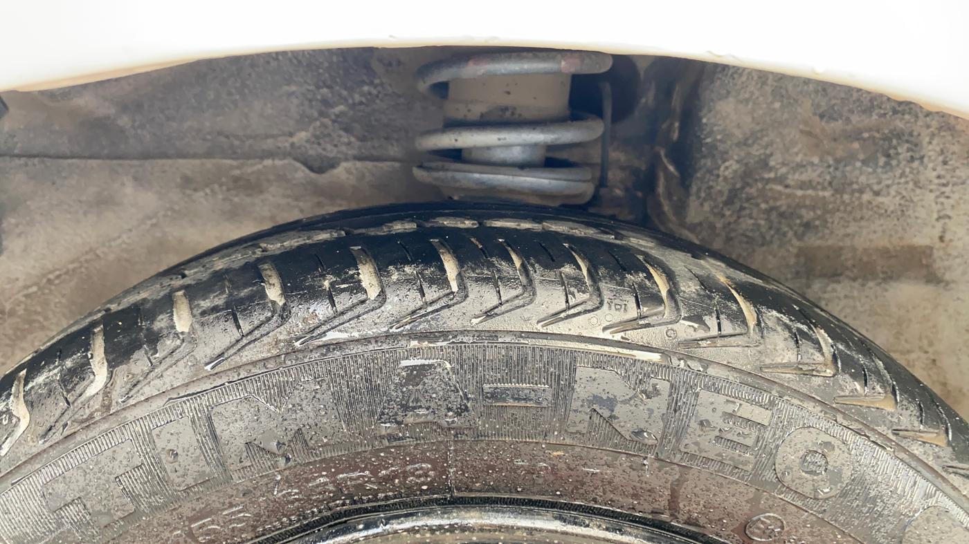 2014 Maruti Alto K10 VXI, Petrol, Manual, 69,702 km, Left Front Tyre Tread