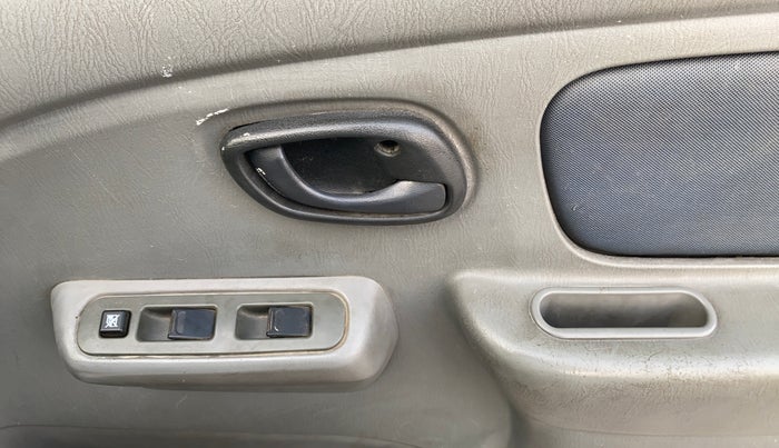 2014 Maruti Alto K10 VXI, Petrol, Manual, 69,702 km, Driver Side Door Panels Control