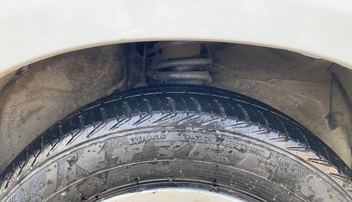 2014 Maruti Alto K10 VXI, Petrol, Manual, 69,702 km, Right Front Tyre Tread