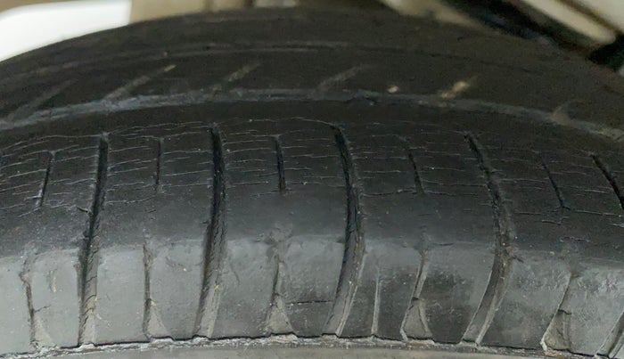 2014 Maruti Alto 800 LXI, Petrol, Manual, 87,729 km, Right Rear Tyre Tread