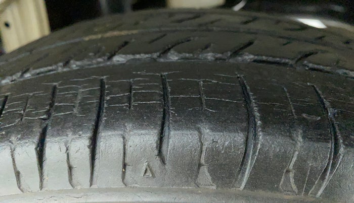 2014 Maruti Alto 800 LXI, Petrol, Manual, 87,729 km, Left Rear Tyre Tread
