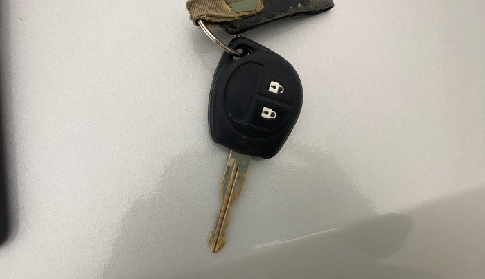 2018 Maruti Ciaz DELTA 1.4 MT PETROL, Petrol, Manual, 1,48,426 km, Key Close Up