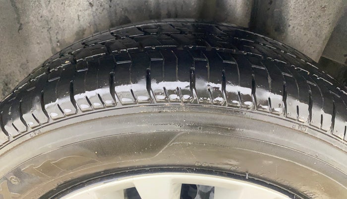 2018 Maruti Ciaz DELTA 1.4 MT PETROL, Petrol, Manual, 1,48,426 km, Left Rear Tyre Tread