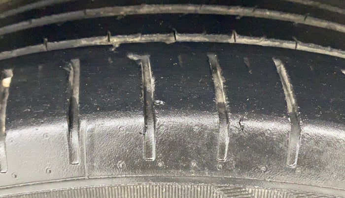 2023 Maruti Baleno ALPHA PETROL 1.2, Petrol, Manual, 35,226 km, Right Front Tyre Tread