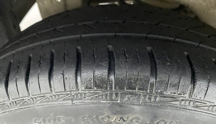 2011 Maruti A Star VXI (ABS) AT, Petrol, Automatic, 57,788 km, Right Rear Tyre Tread