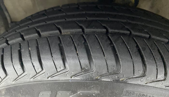 2011 Maruti A Star VXI (ABS) AT, Petrol, Automatic, 57,788 km, Left Front Tyre Tread