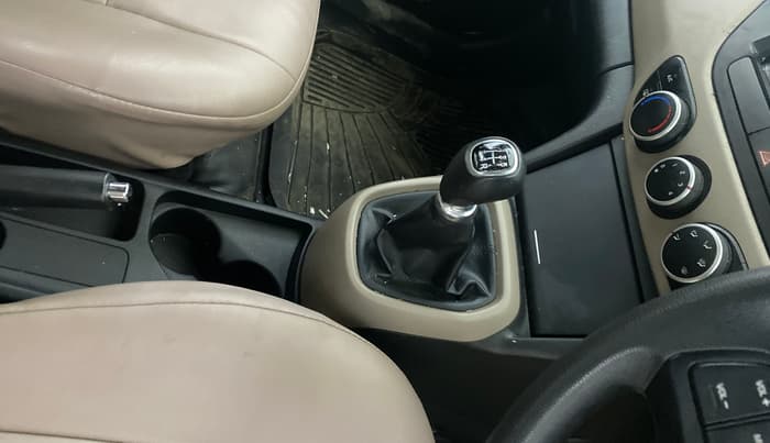 2015 Hyundai Xcent S 1.2, Petrol, Manual, 60,229 km, Gear Lever