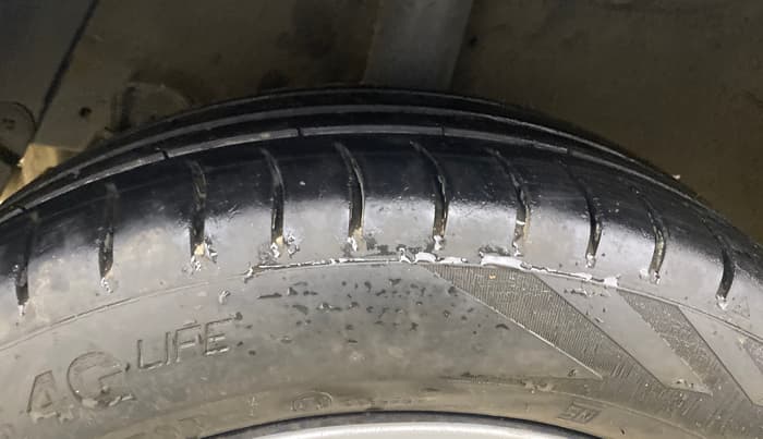 2015 Hyundai Xcent S 1.2, Petrol, Manual, 60,229 km, Right Rear Tyre Tread
