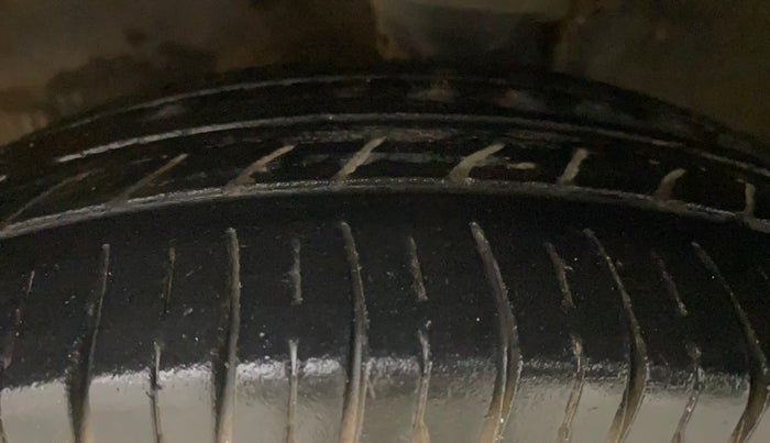 2013 Maruti Alto 800 VXI, Petrol, Manual, 70,140 km, Left Front Tyre Tread