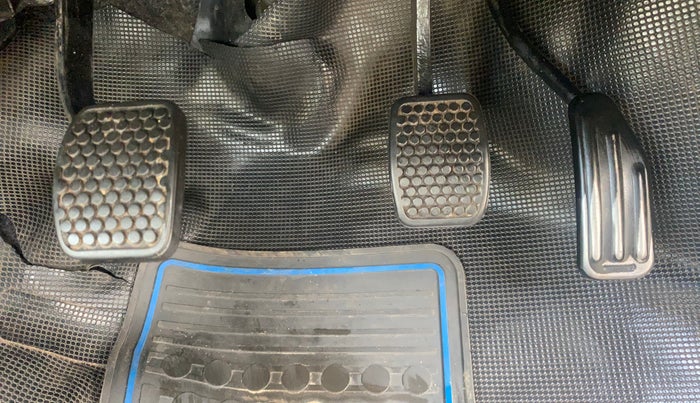 2013 Maruti Alto 800 VXI, Petrol, Manual, 70,140 km, Pedals