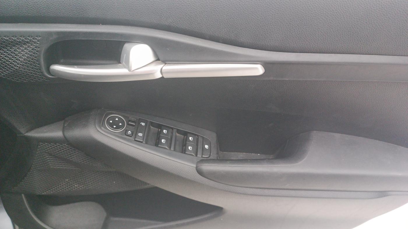 2020 KIA SELTOS HTK PLUS 1.5 DIESEL, Diesel, Manual, 1,14,663 km, Driver Side Door Panels Control