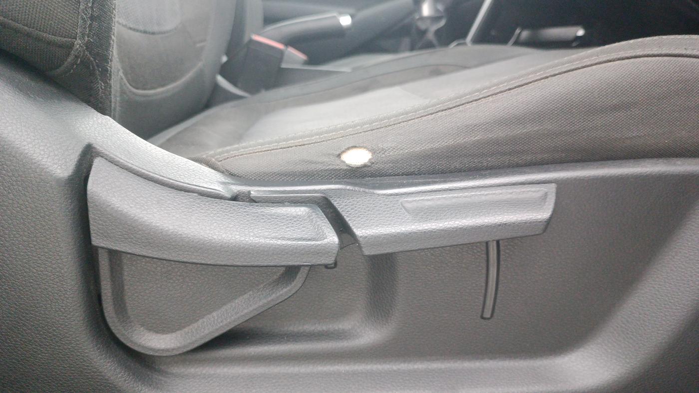 2020 KIA SELTOS HTK PLUS 1.5 DIESEL, Diesel, Manual, 1,14,663 km, Driver Side Adjustment Panel