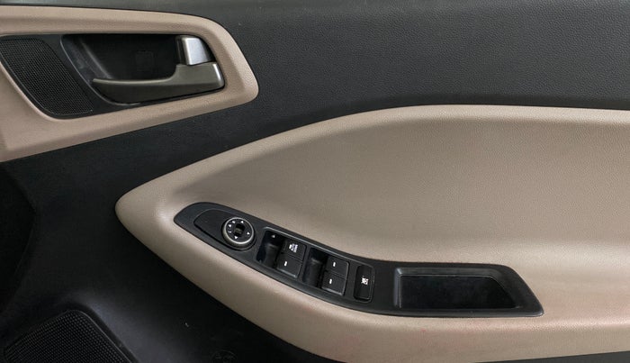 2018 Hyundai Elite i20 MAGNA EXECUTIVE 1.2, Petrol, Manual, 99,109 km, Driver Side Door Panels Control