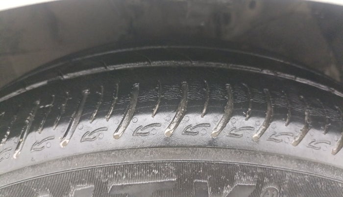 2016 Hyundai Verna 1.6 VTVT S, Petrol, Manual, 83,321 km, Right Front Tyre Tread